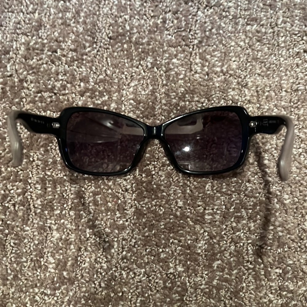 Coach sunglasses - Picture 3 of 3